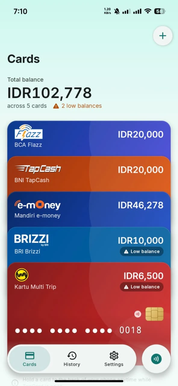 Daftar kartu e-money beserta saldo dan penanda saldo rendah di TapCard Android